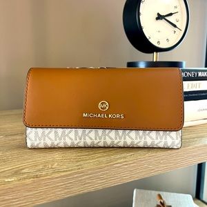 Michael Kors Jet Set Charm Large Trifold Wallet Vanilla/Acorn